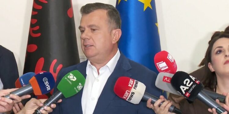 Rrëzimi i punonjëses së Kuvendit, Balla sulmon Shehajn: Ka dhunuar një vajzë, një nënë!