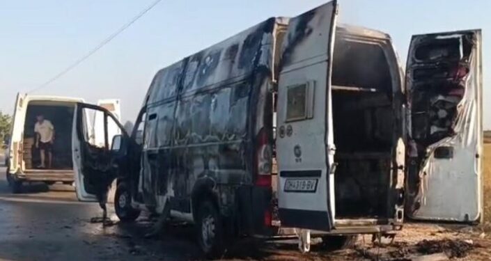 Defekti në sistemin e kondicionimit shkrumbon në Lushnjë furgonin që transportonte zogj fushe nga Maqedonia e Veriut! Shoferi…